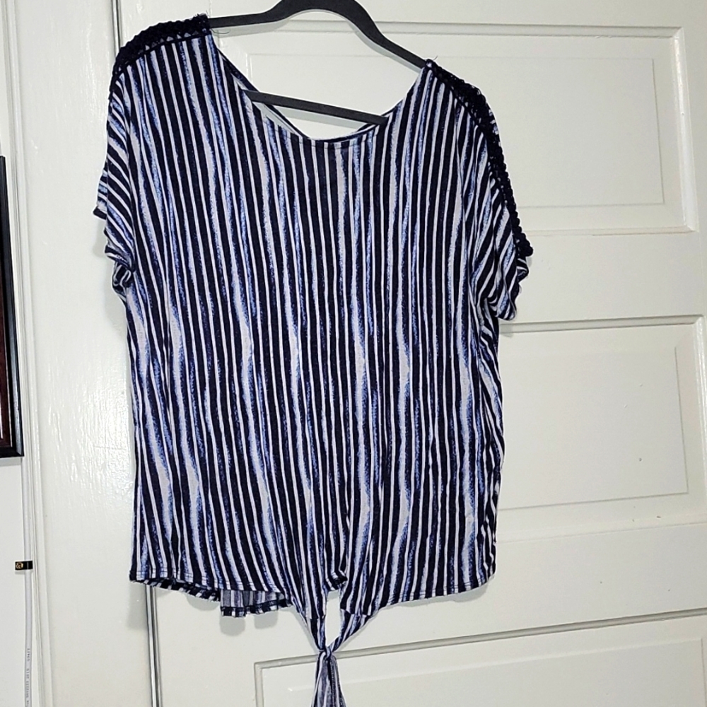 Navy and White short sleeve top